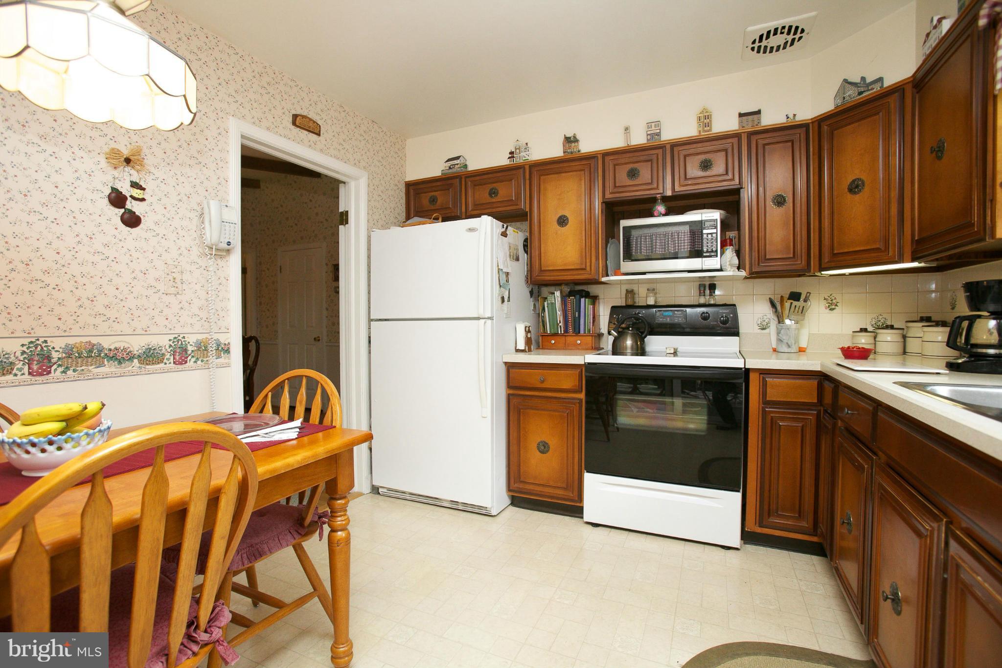 6734 Glenkirk Road Baltimore, MD 21239 - Photo 22 of 28 Kitchen