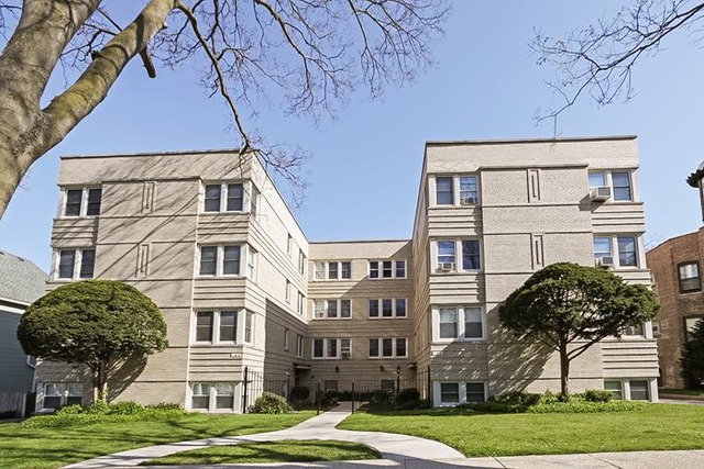 100 Pine Avenue, Unit 4 Riverside, IL 60546 - Photo 1 of 13