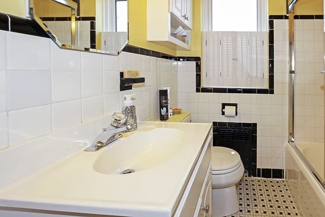 100 Pine Avenue, Unit 4 Riverside, IL 60546 - Photo 12 of 13