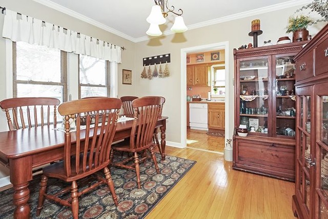 100 Pine Avenue, Unit 4 Riverside, IL 60546 - Photo 5 of 13