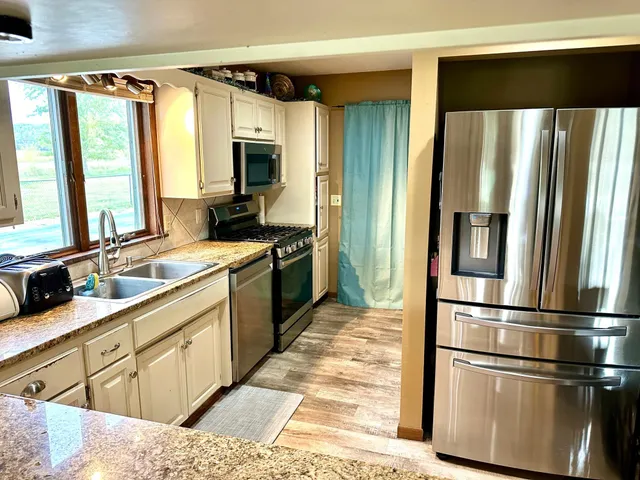 $725,000 | W8476 Highway 29, River Falls, WI 54022