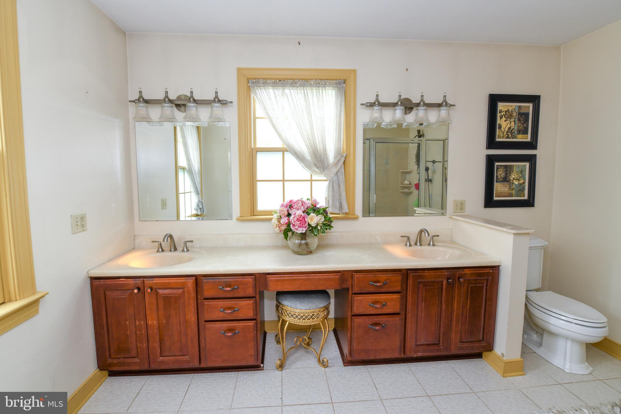 2488 Pine Road Huntingdon Valley, PA 19006 - Photo 29 of 56 Attached Main Bath
