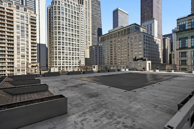 $2,600 | 30 East Huron Street, Unit 1106, Chicago, IL 60611