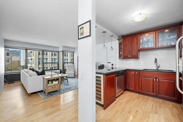 $2,600 | 30 East Huron Street, Unit 1106, Chicago, IL 60611