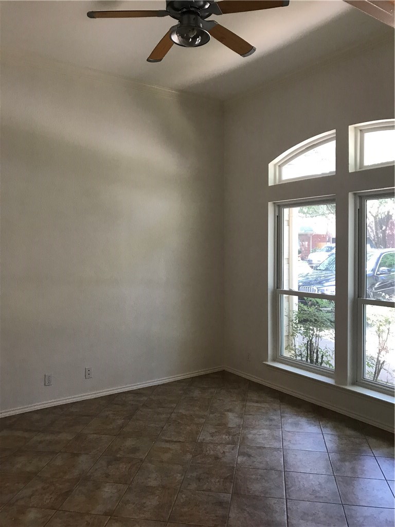 6428 Ruxton Lane Austin, TX 78749 - Photo 11 of 23 an empty room with a window