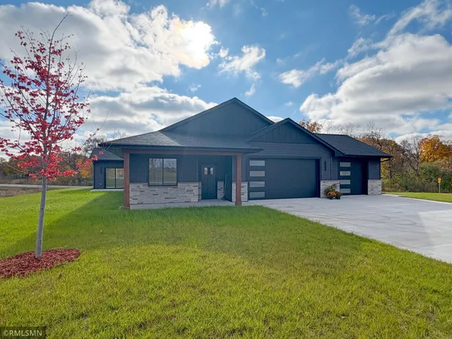 $484,900 | 7541 Lake John Drive, Annandale, MN 55302