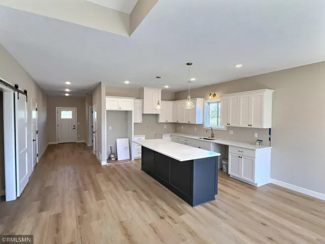 $484,900 | 7541 Lake John Drive, Annandale, MN 55302