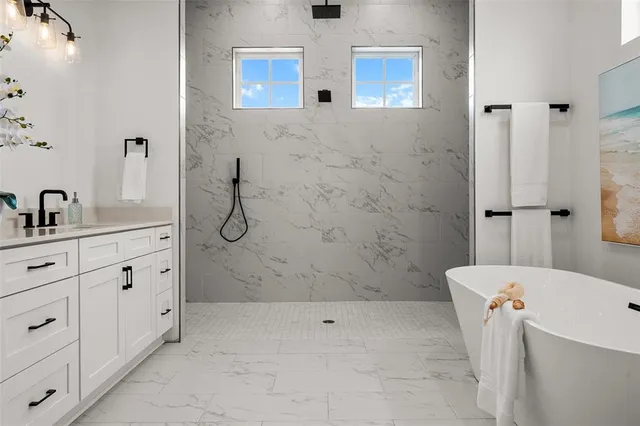 $3,999,950 | 597 Buttonwood Drive, Longboat Key, FL 34228