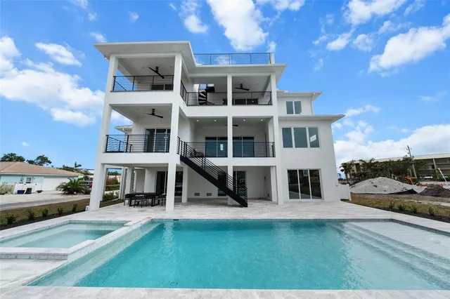 $3,999,950 | 597 Buttonwood Drive, Longboat Key, FL 34228