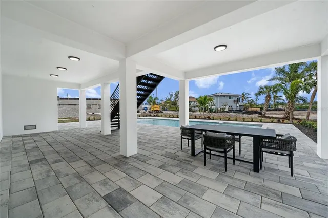 $3,999,950 | 597 Buttonwood Drive, Longboat Key, FL 34228