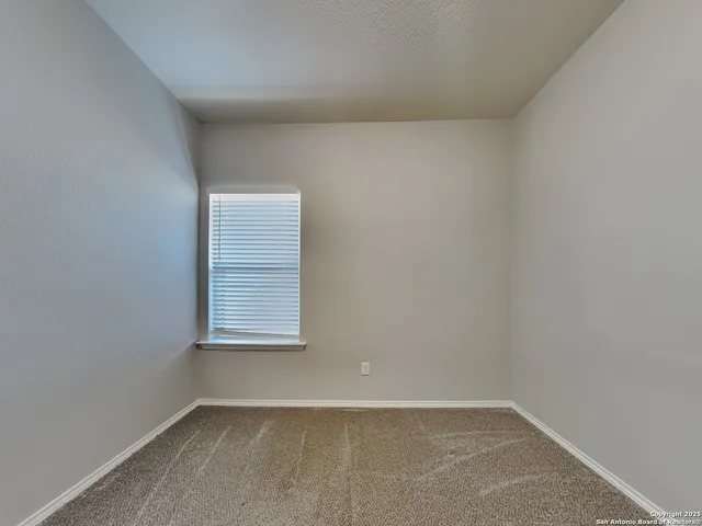 $1,449 | 125 Buttercup Bend, New Braunfels, TX 78130