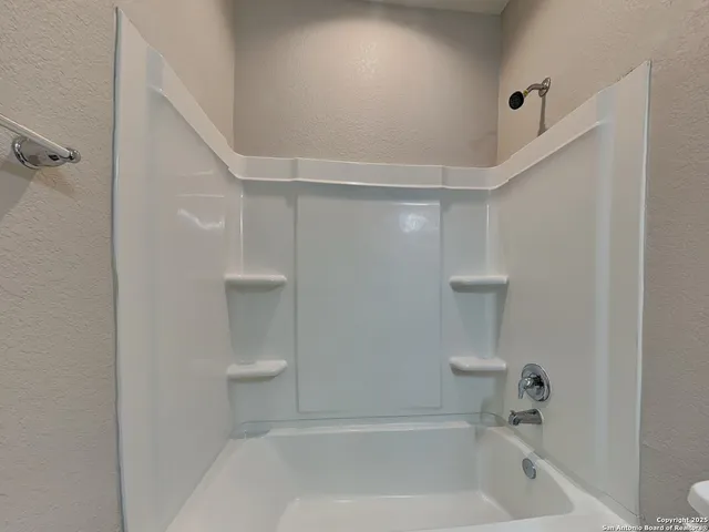 $1,449 | 125 Buttercup Bend, New Braunfels, TX 78130