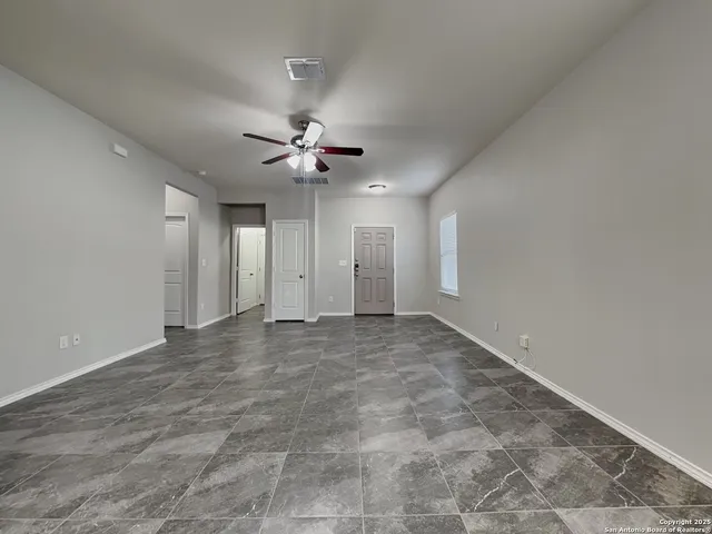 $1,449 | 125 Buttercup Bend, New Braunfels, TX 78130