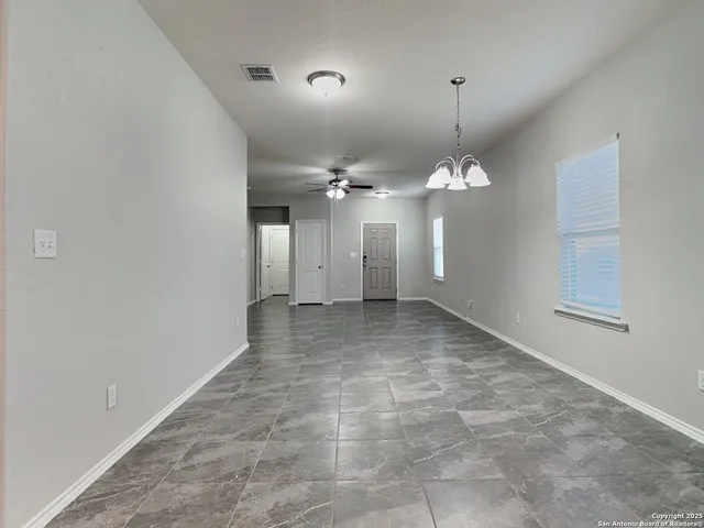 $1,449 | 125 Buttercup Bend, New Braunfels, TX 78130