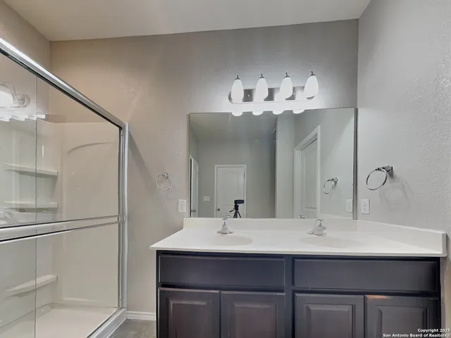 $1,449 | 125 Buttercup Bend, New Braunfels, TX 78130