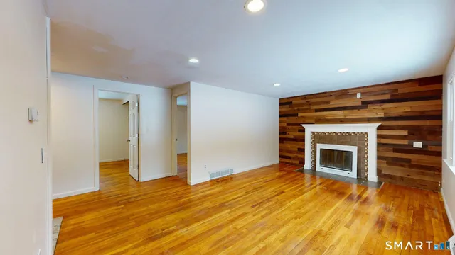 $279,900 | 44 Sharren Lane, Enfield, CT 06082