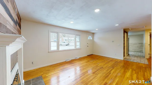 $279,900 | 44 Sharren Lane, Enfield, CT 06082