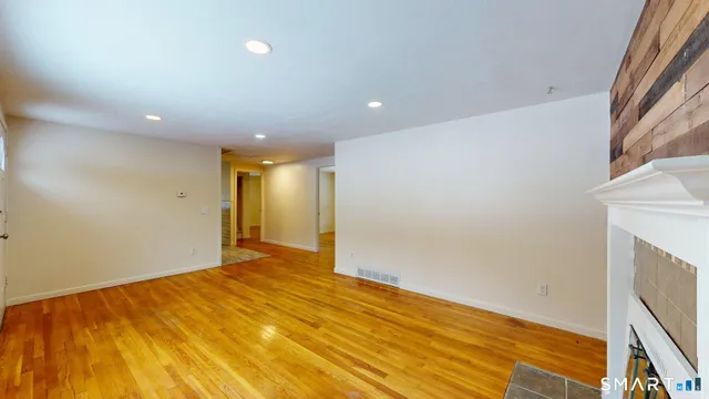 $279,900 | 44 Sharren Lane, Enfield, CT 06082