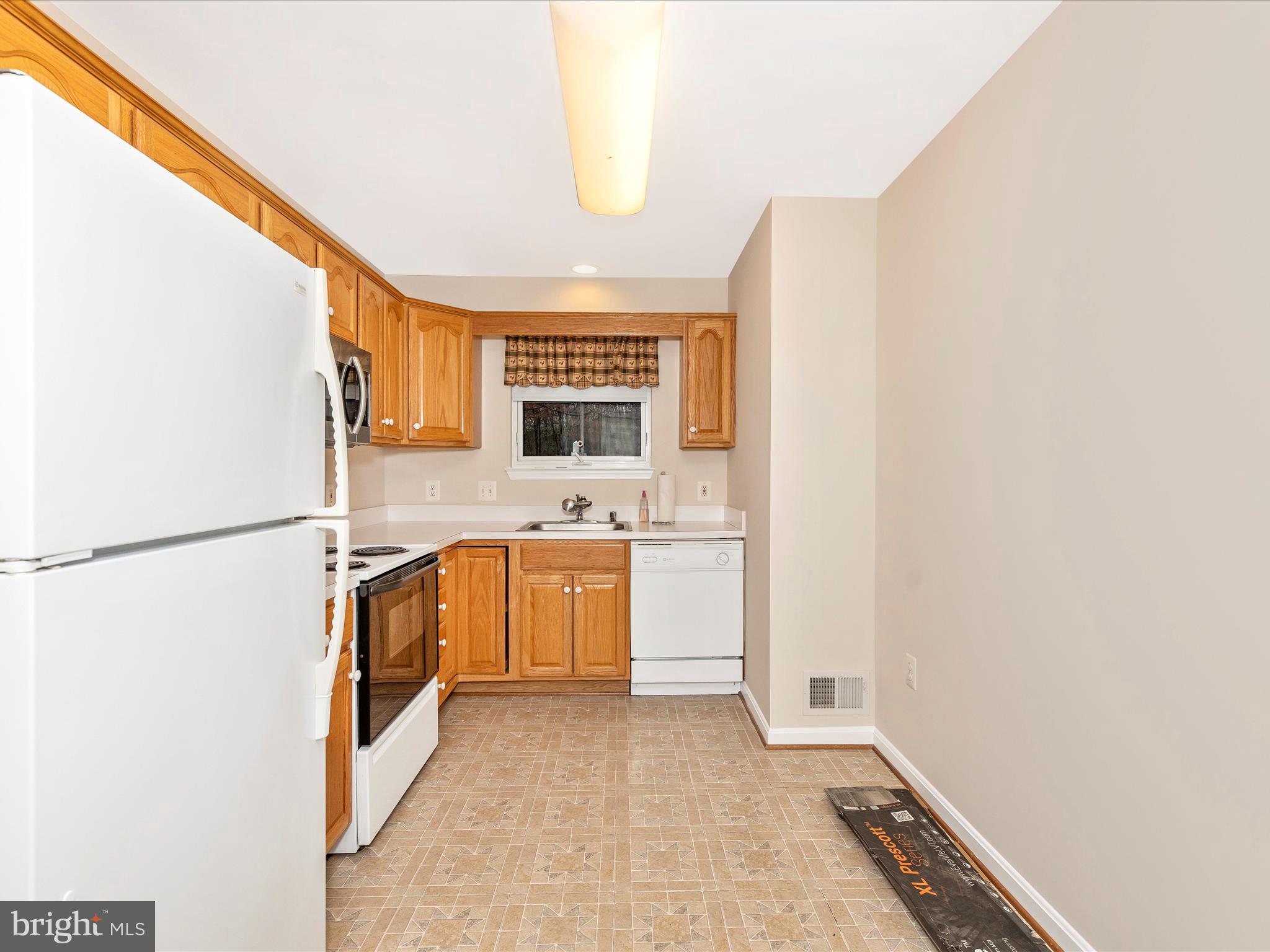 606 Merridale Boulevard Mount Airy, MD 21771 - Photo 12 of 51 Kitchen