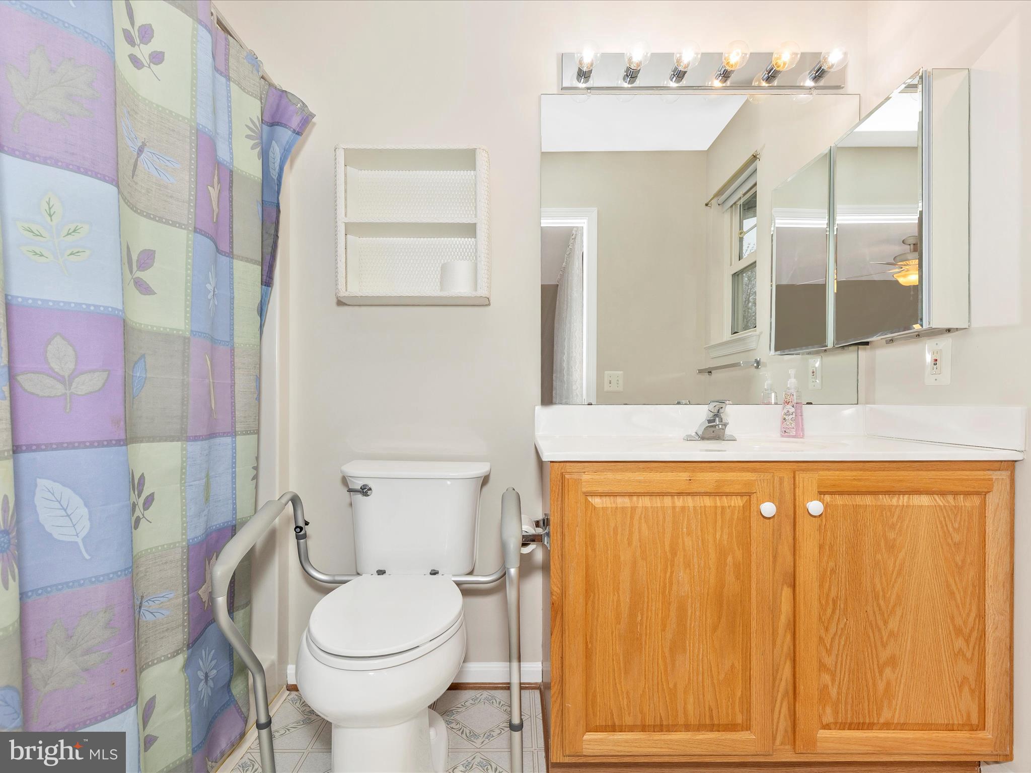 606 Merridale Boulevard Mount Airy, MD 21771 - Photo 19 of 51 Primary Bathroom