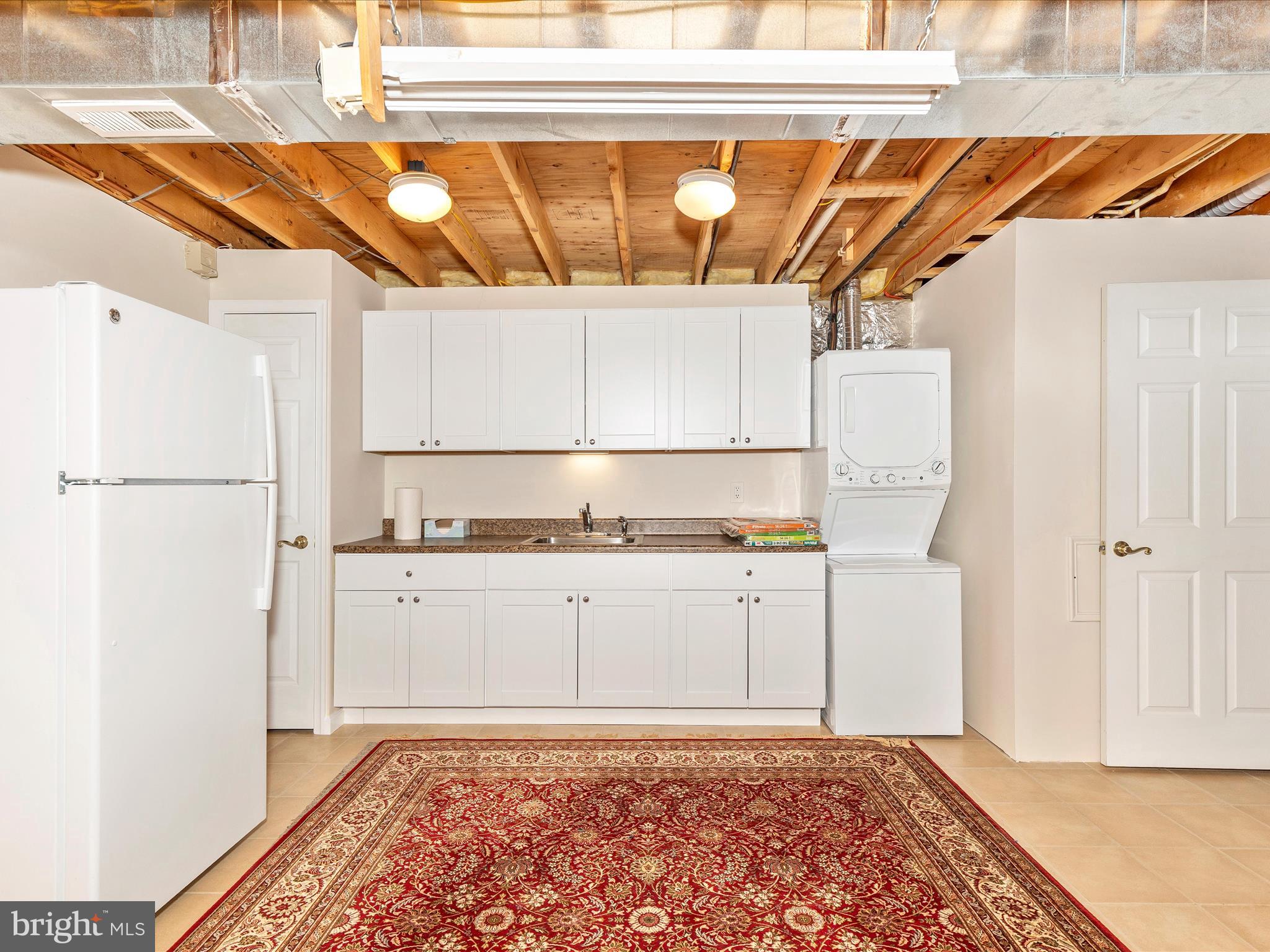 606 Merridale Boulevard Mount Airy, MD 21771 - Photo 36 of 51 Kitchenette & Laundry
