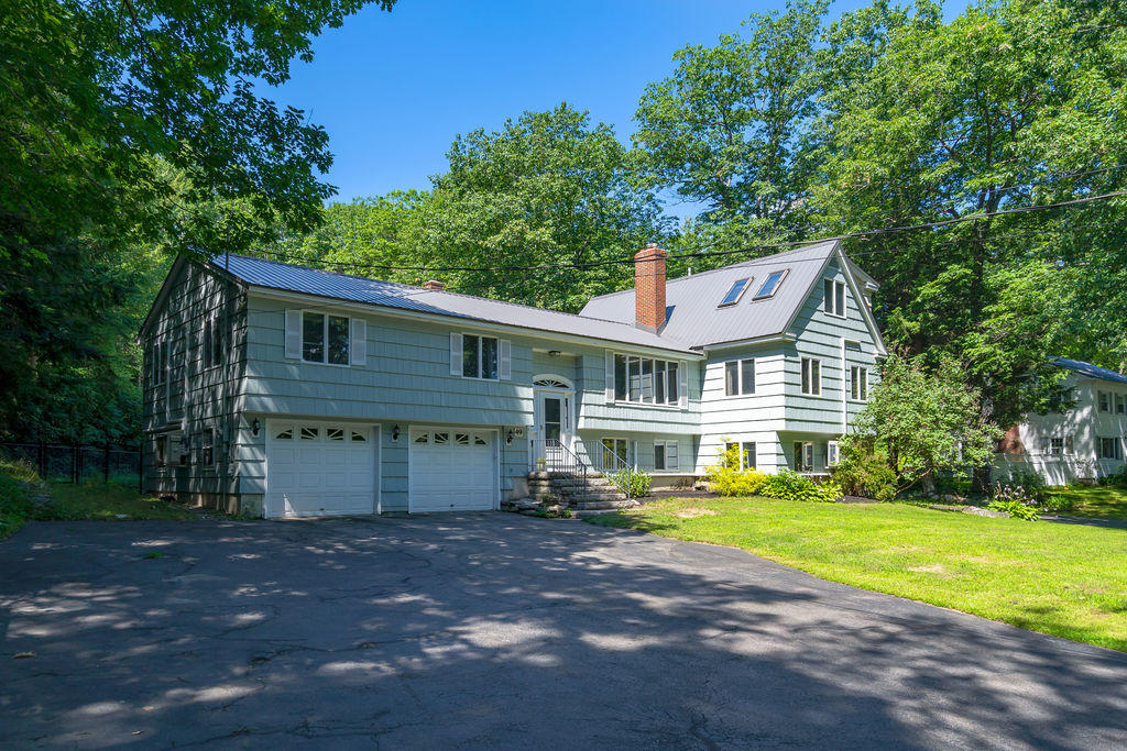 49 Brook Road Falmouth, ME 04105 - Photo 4 of 60 006_49brookrd-4