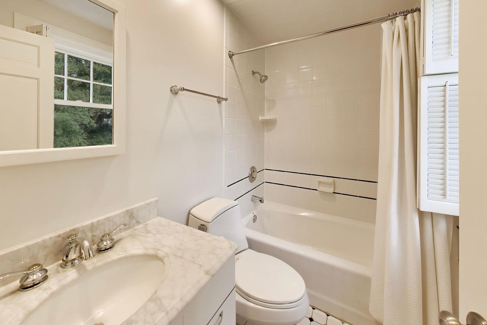 1020 Pontiac Road Wilmette, IL 60091 - Photo 14 of 33 Gallery Image 14