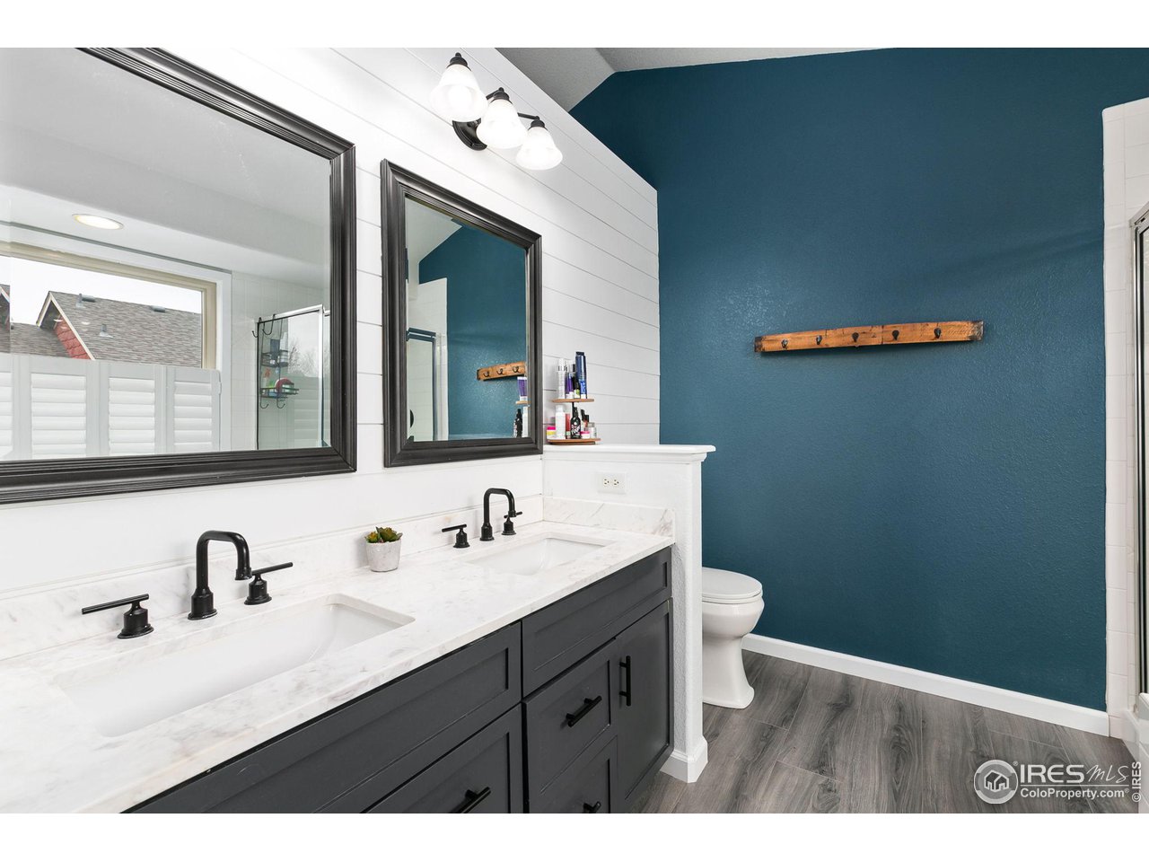 7204 West 23rd Road Greeley, CO 80634 - Photo 15 of 27 Primary Bathroom w/ Tub and Walk-In Shower
