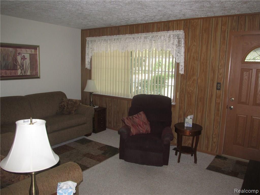1373 Holmes Road Ypsilanti, MI 48198 - Photo 12 of 25 IMG_9216.JPG