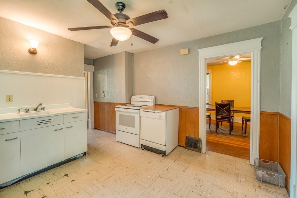 32 Bentley Street Springfield, MA 01108 - Photo 15 of 29 Gallery Image 15
