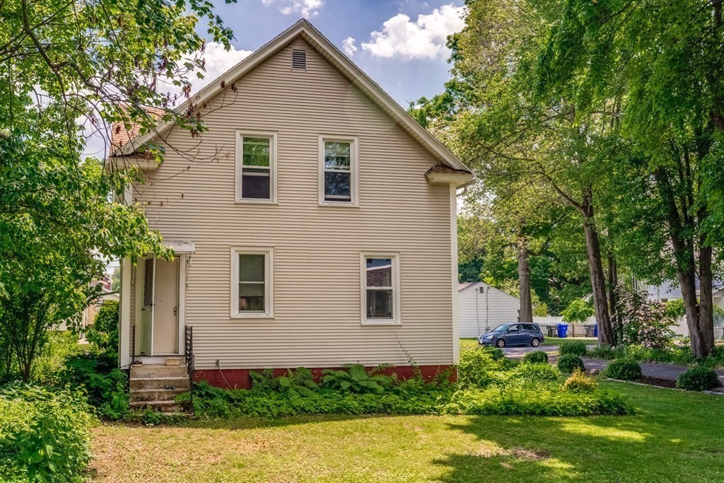 32 Bentley Street Springfield, MA 01108 - Photo 2 of 29 Gallery Image 2