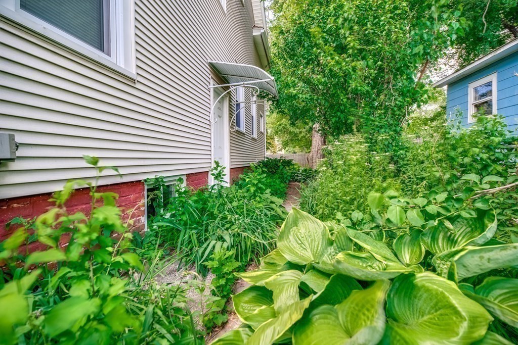 32 Bentley Street Springfield, MA 01108 - Photo 27 of 29 Gallery Image 27