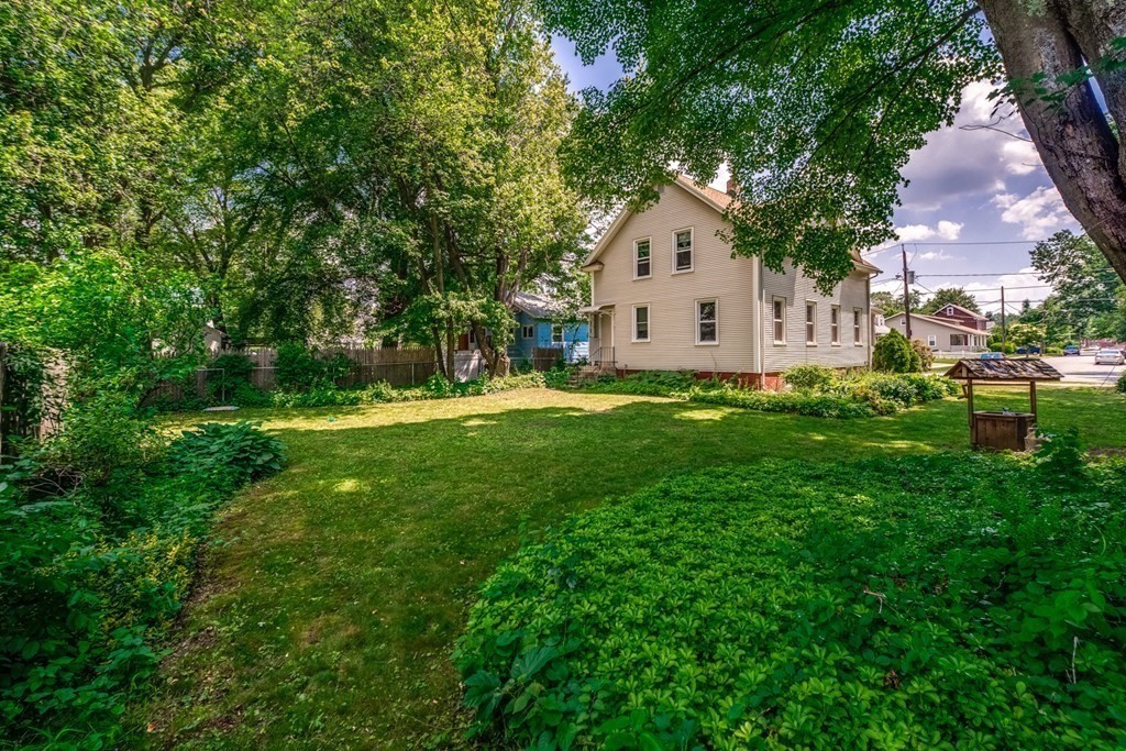 32 Bentley Street Springfield, MA 01108 - Photo 4 of 29 Gallery Image 4