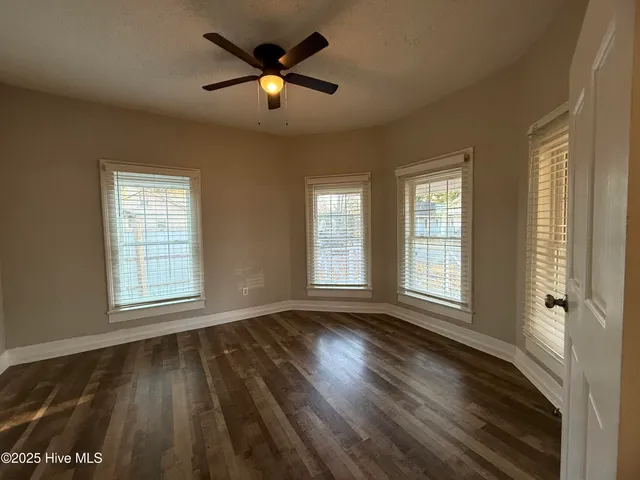 $1,950 | 210 Paris Avenue, Greenville, NC 27834