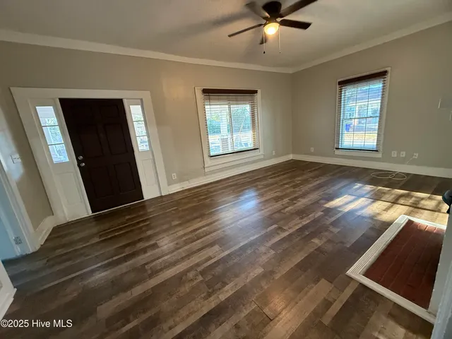 $1,950 | 210 Paris Avenue, Greenville, NC 27834