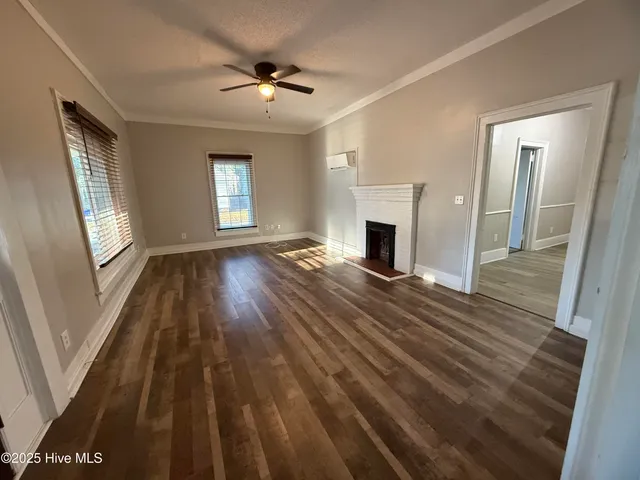 $1,950 | 210 Paris Avenue, Greenville, NC 27834