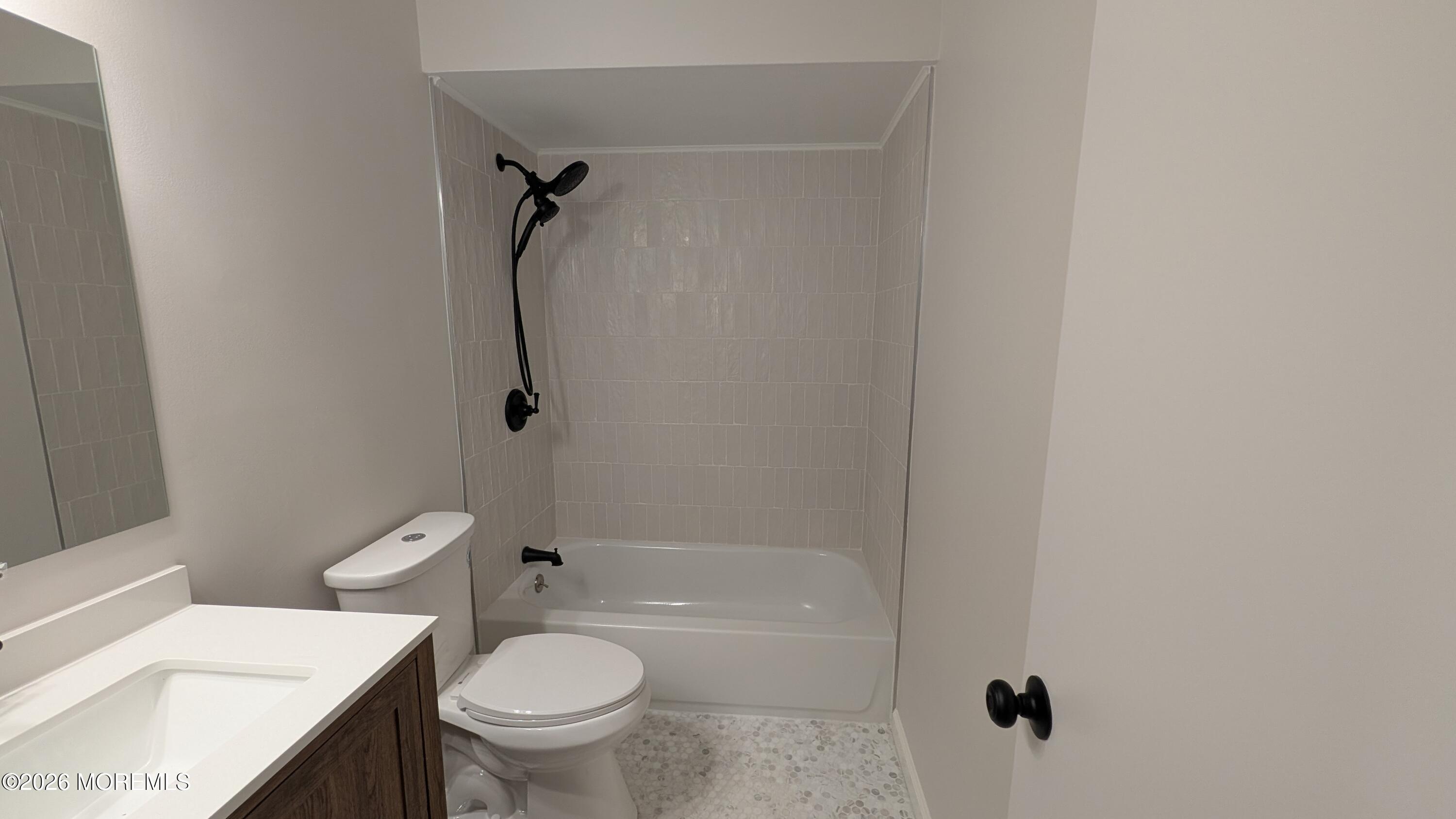 13 Wren Way Howell, NJ 07731 - Photo 20 of 30 2nd Floor Main Bathroom