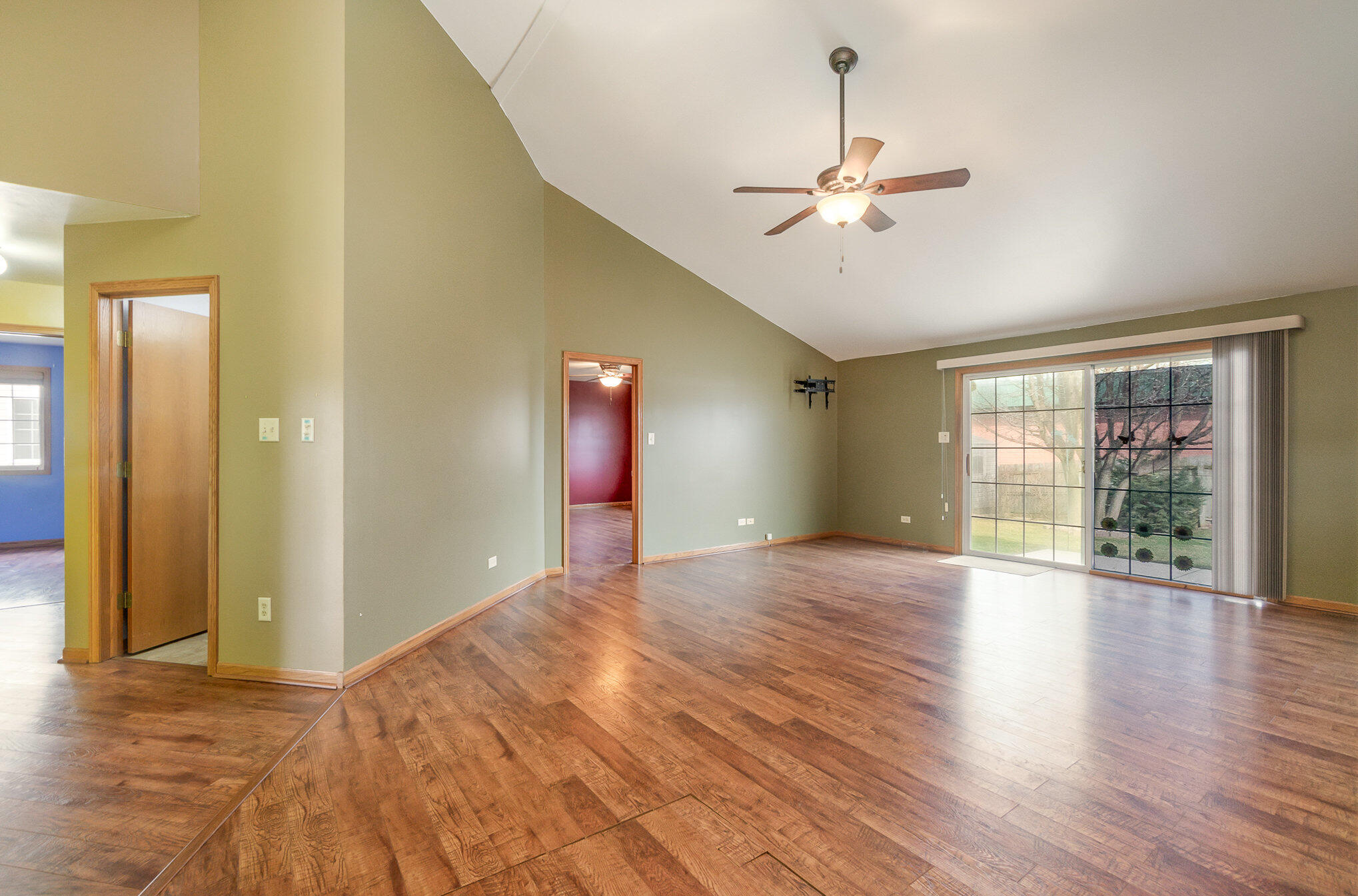 1443 Rokosz Lane Dyer, IN 46311 - Photo 4 of 17 2038x1345