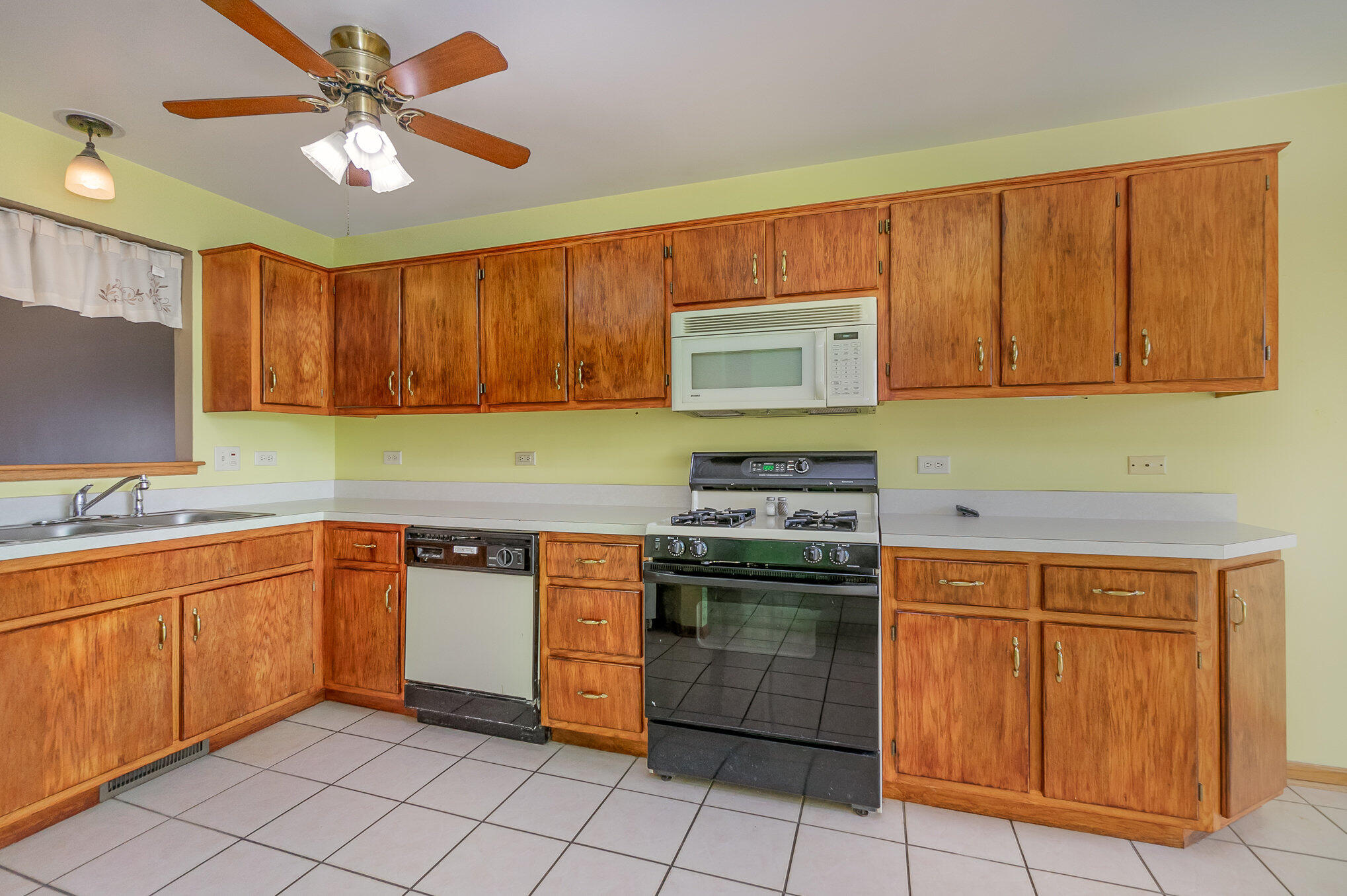 1443 Rokosz Lane Dyer, IN 46311 - Photo 8 of 17 2038x1356