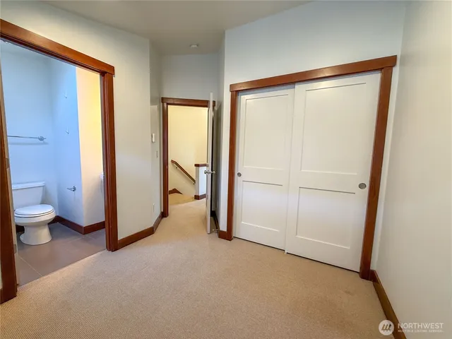 $3,400 | 1006 North 39th Street, Seattle, WA 98103