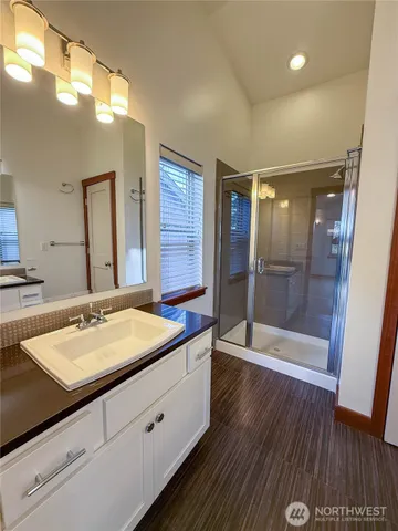 $3,400 | 1006 North 39th Street, Seattle, WA 98103