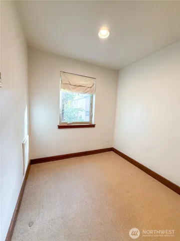$3,400 | 1006 North 39th Street, Seattle, WA 98103