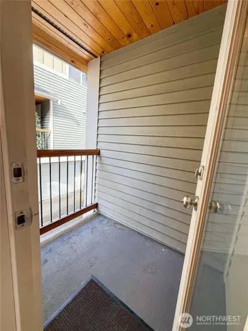 $3,400 | 1006 North 39th Street, Seattle, WA 98103