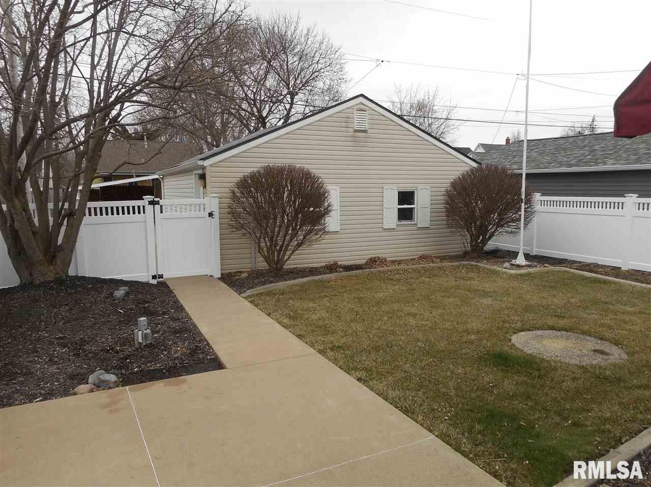 2455 33rd Street Moline, IL 61265 - Photo 4 of 28 Gallery Image 4