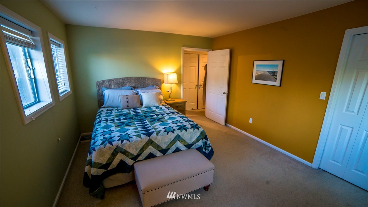 3406 West Government Way, Unit 7 Seattle, WA 98199 - Photo 12 of 16