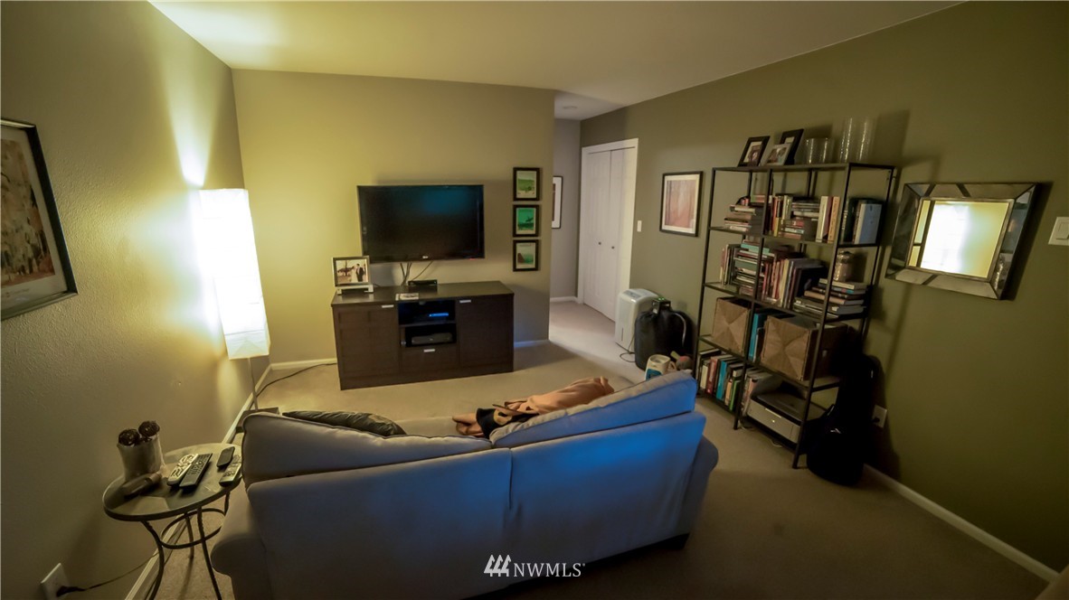 3406 West Government Way, Unit 7 Seattle, WA 98199 - Photo 13 of 16