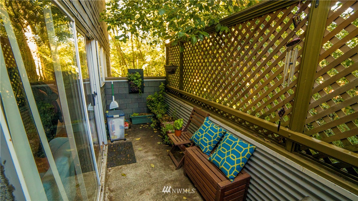 3406 West Government Way, Unit 7 Seattle, WA 98199 - Photo 15 of 16