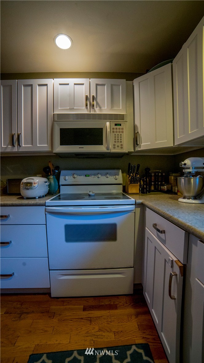 3406 West Government Way, Unit 7 Seattle, WA 98199 - Photo 3 of 16