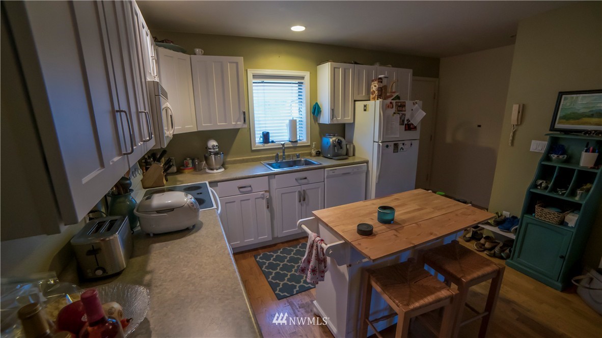 3406 West Government Way, Unit 7 Seattle, WA 98199 - Photo 4 of 16