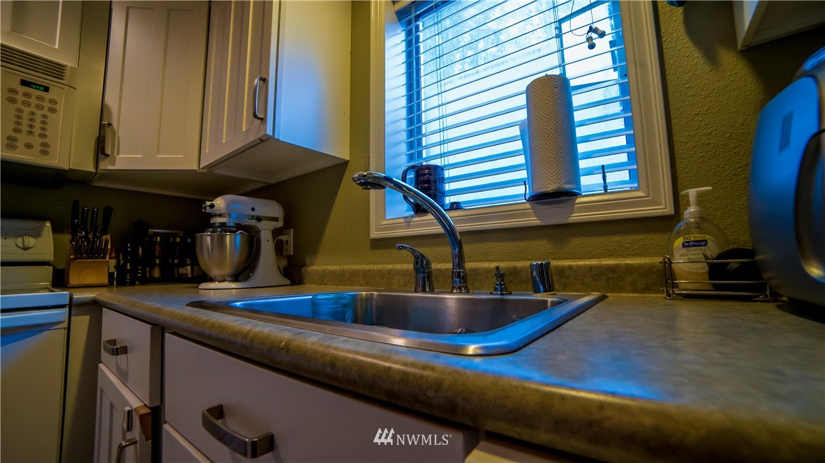 3406 West Government Way, Unit 7 Seattle, WA 98199 - Photo 5 of 16